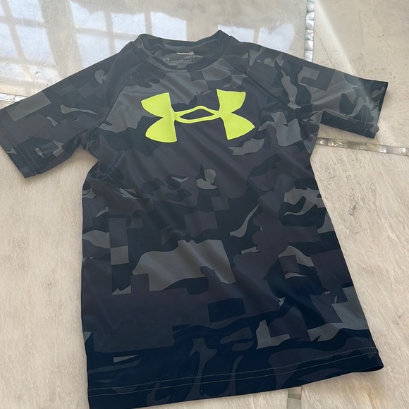 Under Armour boys t-shirt. In great condition. - Picture 1 of 1